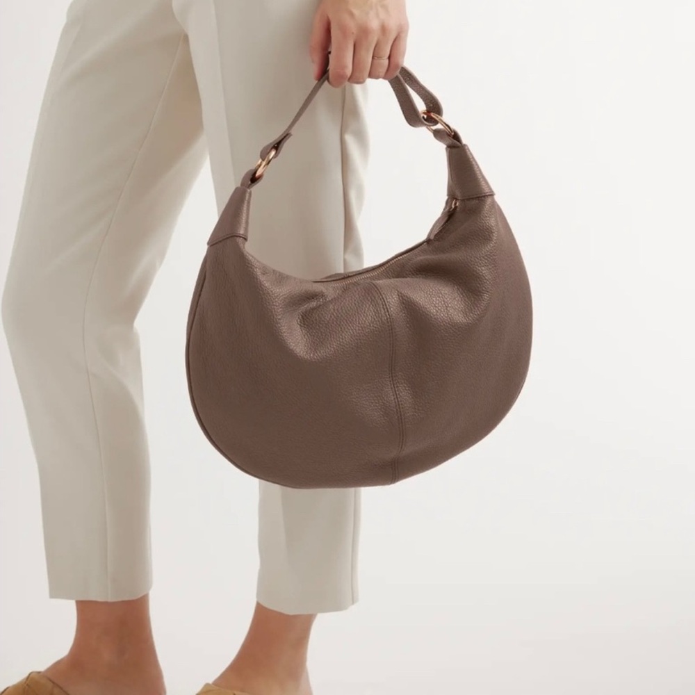 Crescent Shoulder Bag. Leather. White/Stone/Chalk - Picture 6 of 6